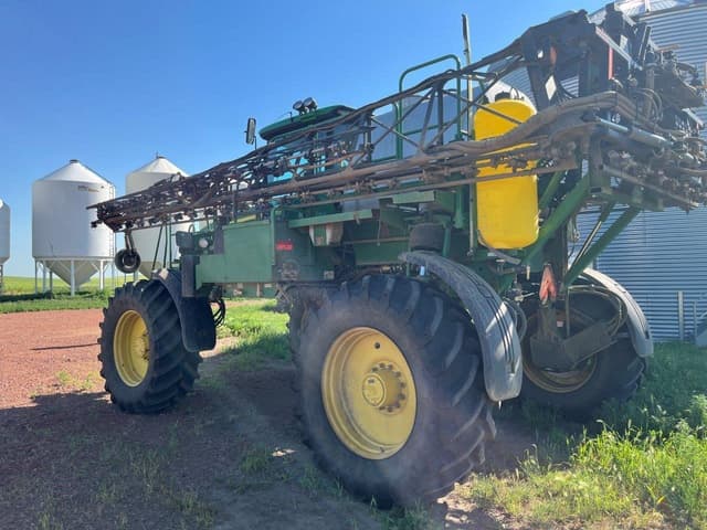 Image of John Deere 4830 equipment image 2