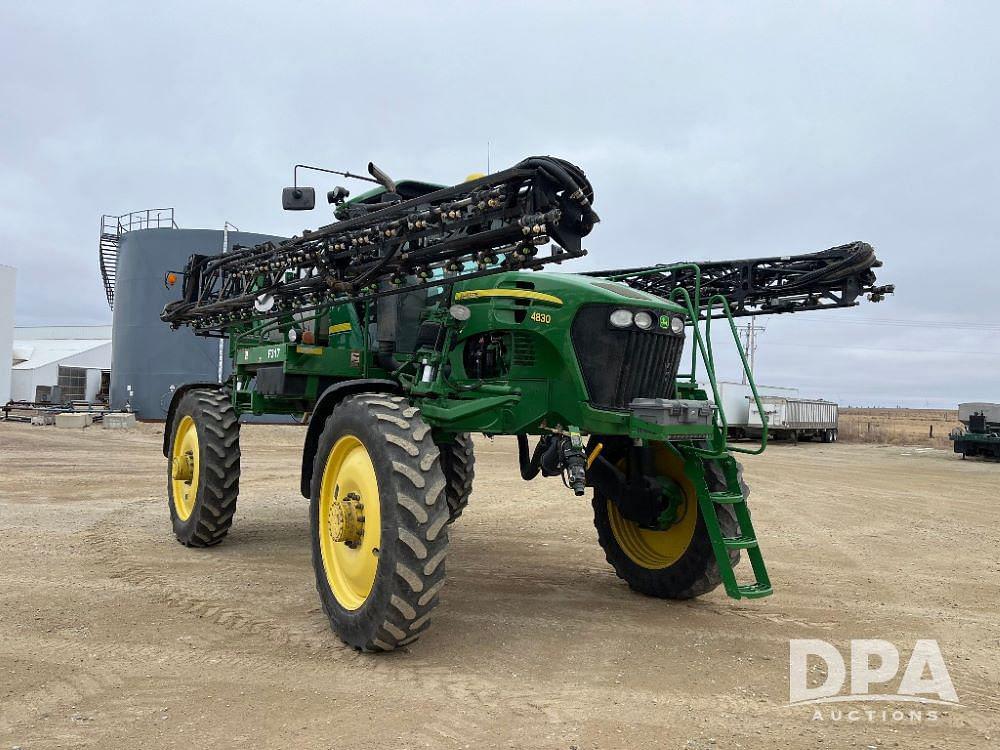 Image of John Deere 4830 Primary image