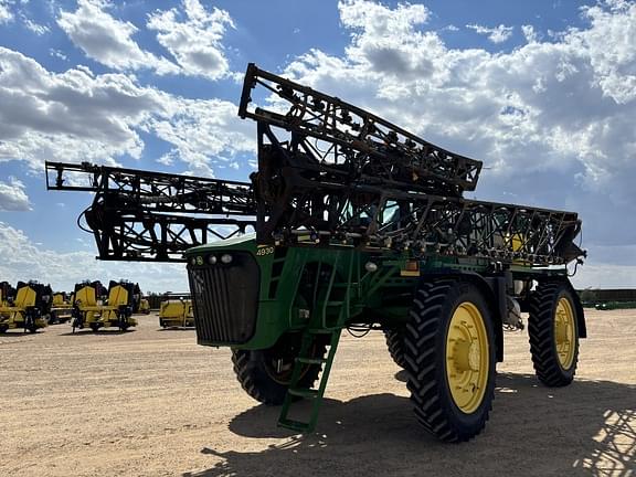 Image of John Deere 4930 equipment image 1