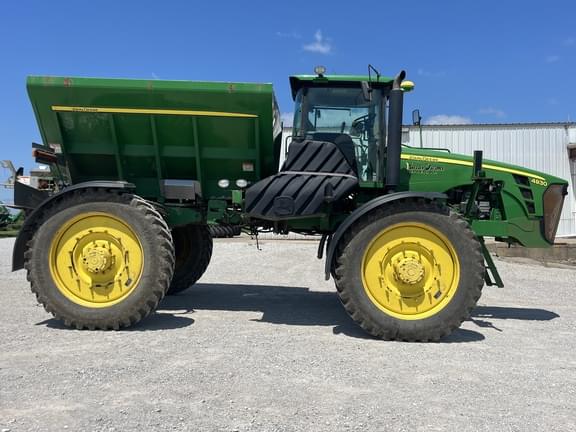 Image of John Deere 4930 equipment image 1