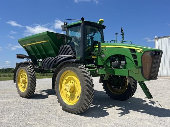 Image of John Deere 4930 equipment image 2