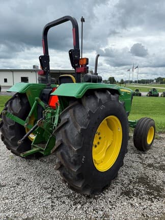 Image of John Deere 5045D equipment image 4