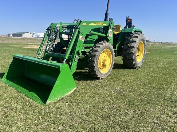 Image of John Deere 5045E equipment image 3