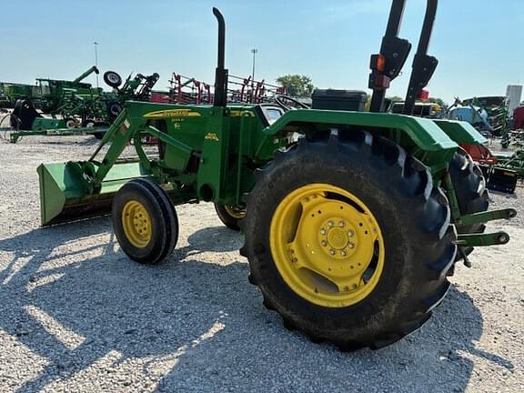 Image of John Deere 5055D equipment image 2