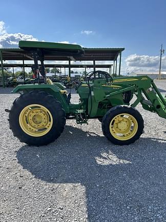 Image of John Deere 5055E equipment image 4