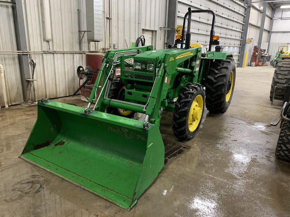 Main image John Deere 5055E