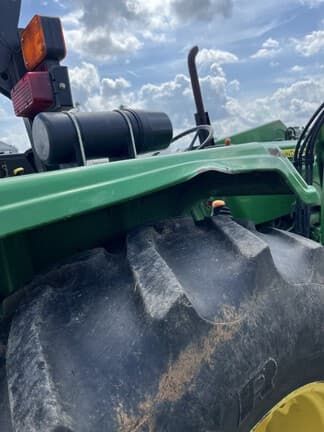 Image of John Deere 5055E equipment image 4
