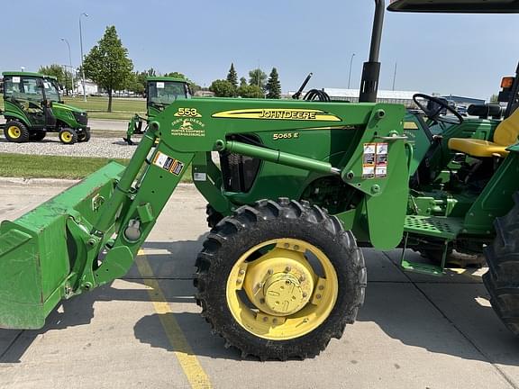 Image of John Deere 5065E equipment image 2