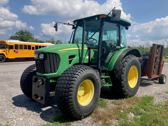 2009 John Deere 5065M Equipment Image0