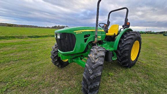 Image of John Deere 5065M equipment image 2