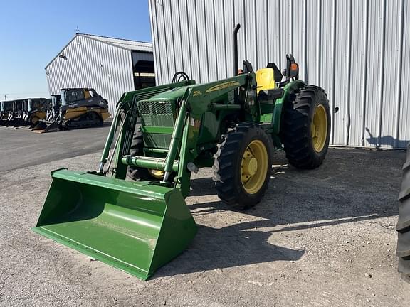 Image of John Deere 5065M equipment image 2