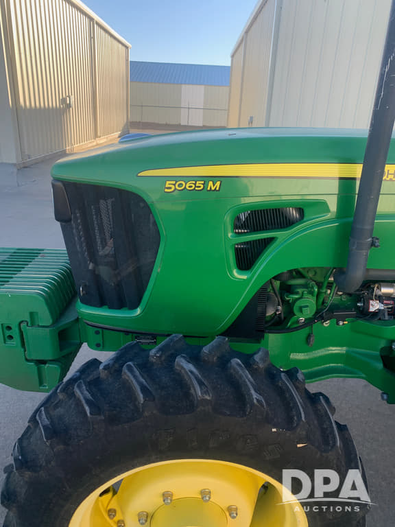 Image of John Deere 5065M equipment image 4
