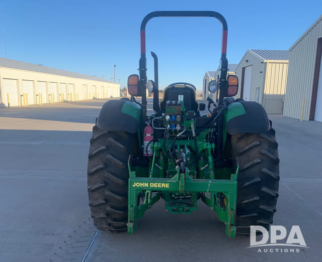 Image of John Deere 5065M equipment image 3