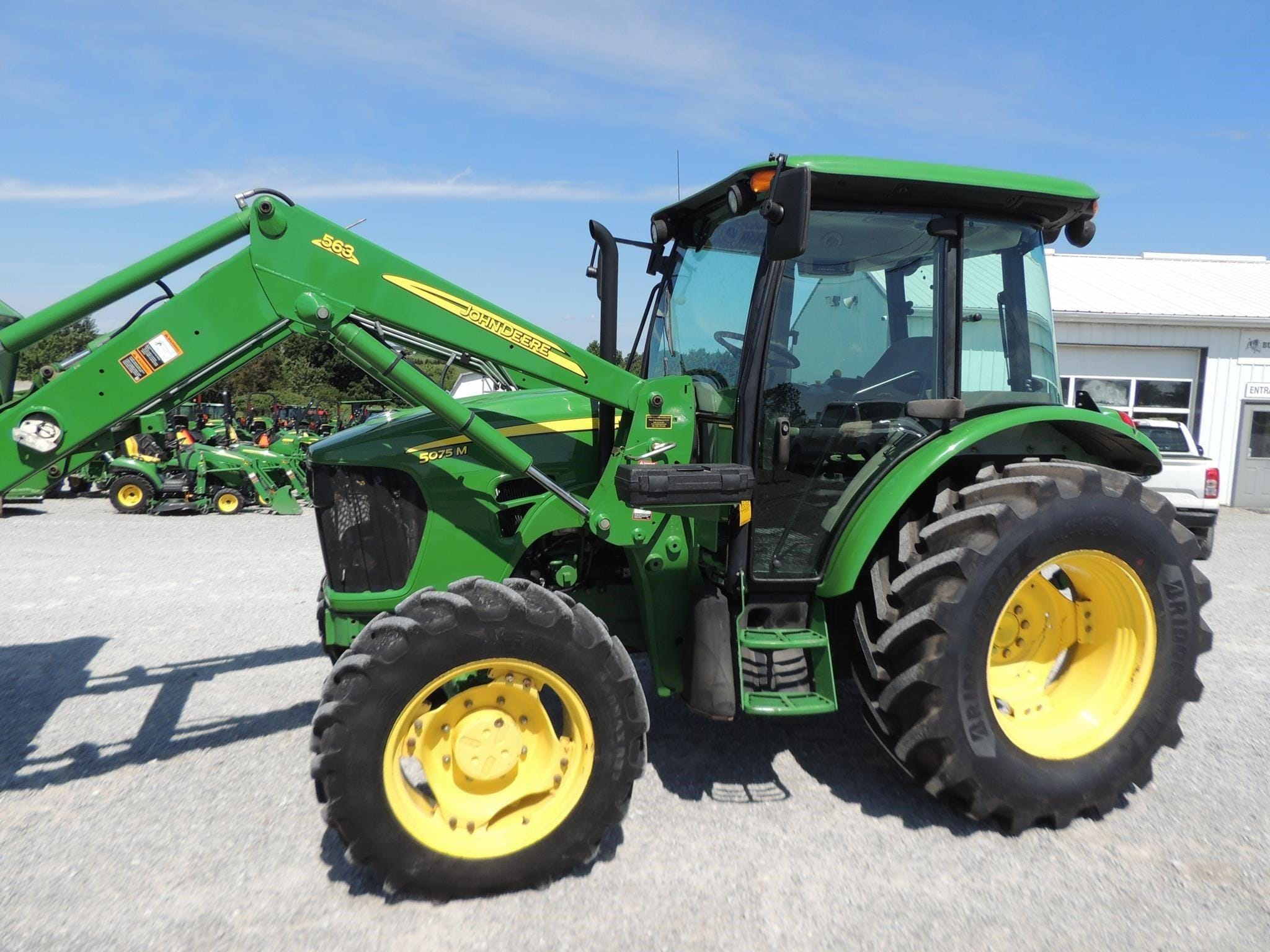 2009 John Deere 5075M Equipment Image0