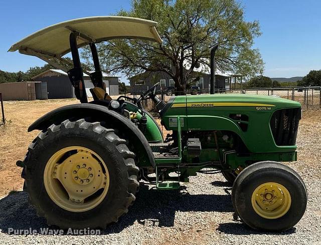 Image of John Deere 5075M equipment image 3