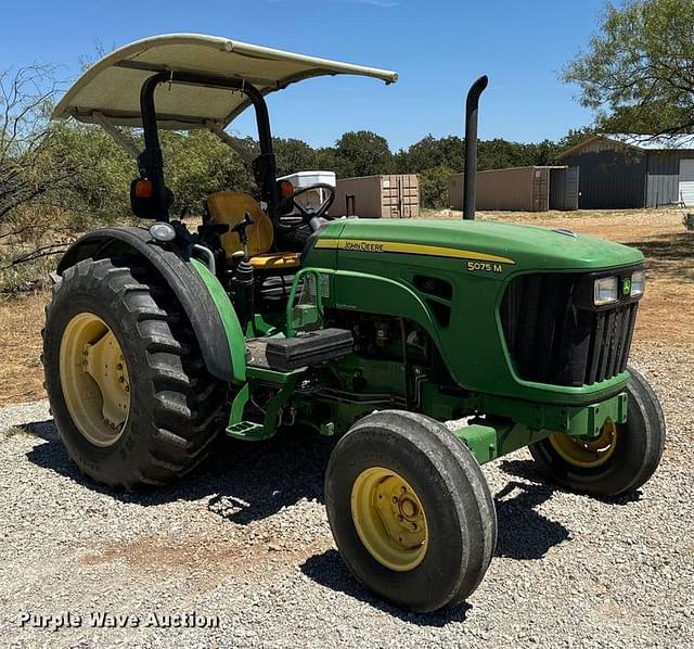 Image of John Deere 5075M equipment image 2