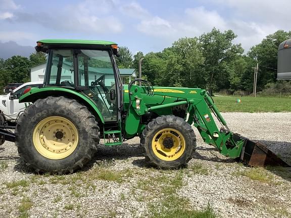 Image of John Deere 5083E equipment image 3