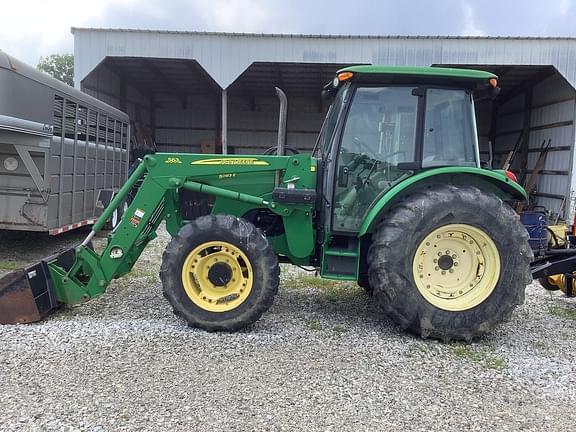 Image of John Deere 5083E equipment image 2