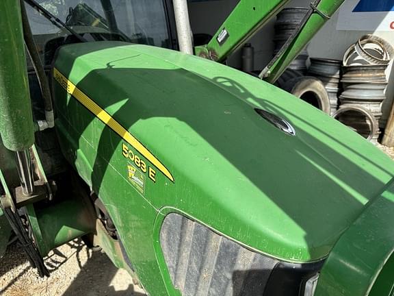 Image of John Deere 5083E equipment image 4