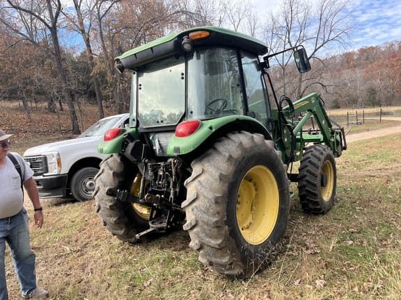 Image of John Deere 5083E equipment image 4