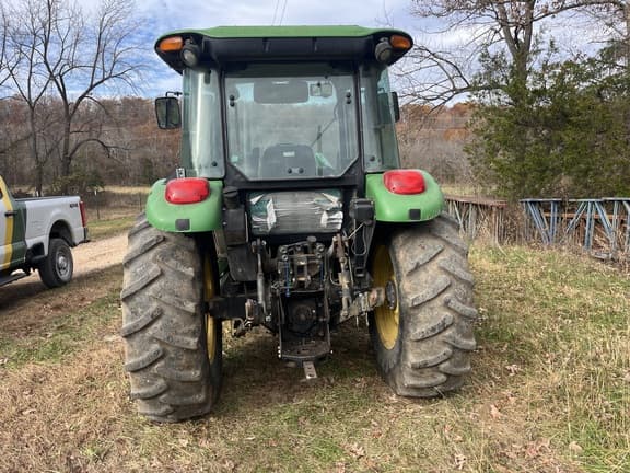 Image of John Deere 5083E equipment image 3