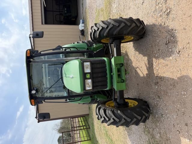 Image of John Deere 5083E equipment image 4