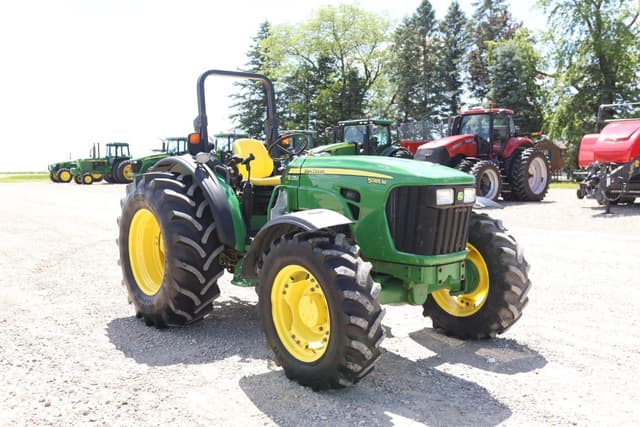 Image of John Deere 5085M equipment image 2