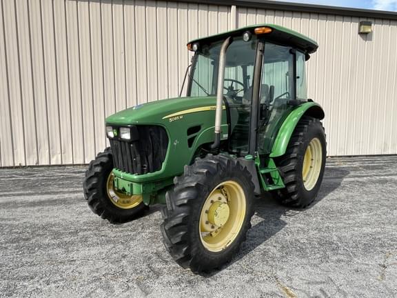 Image of John Deere 5085M equipment image 1
