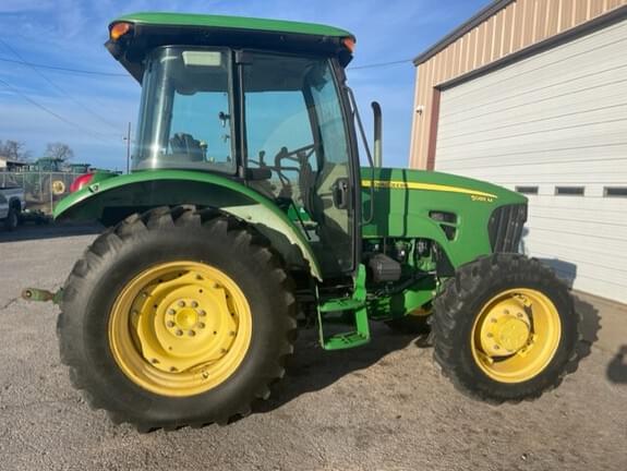 Image of John Deere 5085M Primary image