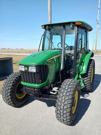 Image of John Deere 5093E equipment image 1