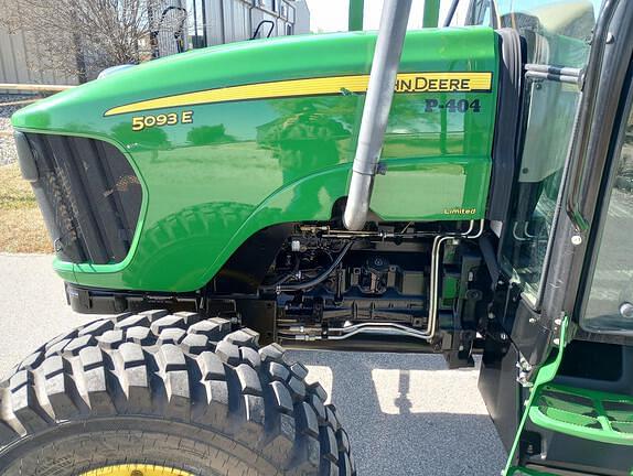 Image of John Deere 5093E equipment image 4