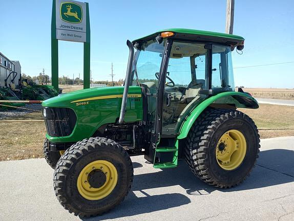 Image of John Deere 5093E Primary image