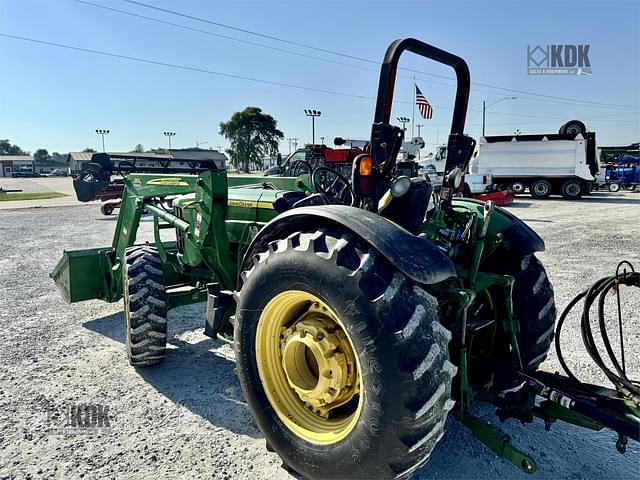 Image of John Deere 5095M equipment image 2