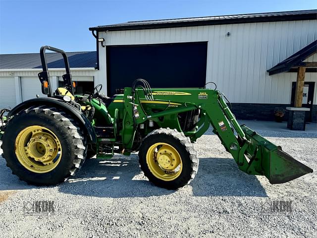 Image of John Deere 5095M equipment image 4