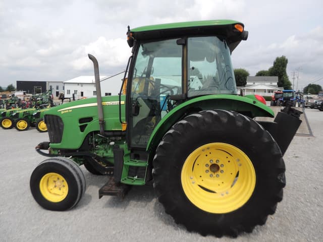 Image of John Deere 5095M equipment image 3