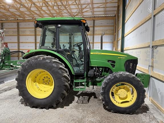 Image of John Deere 5095M Primary image