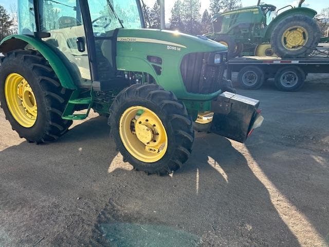 Image of John Deere 5095M equipment image 2