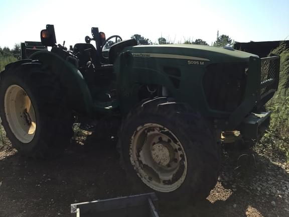 Image of John Deere 5095M equipment image 1