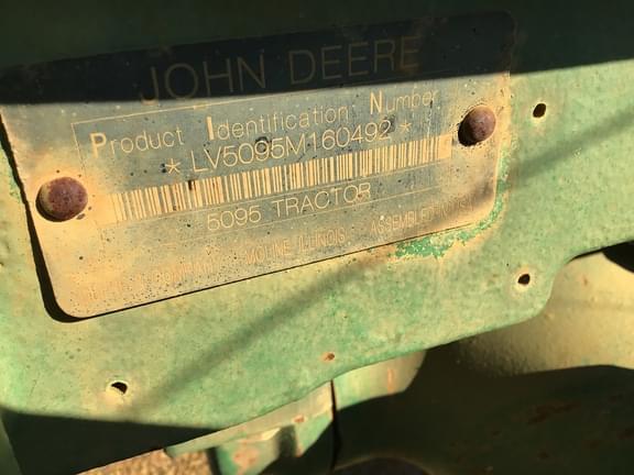 Image of John Deere 5095M equipment image 2