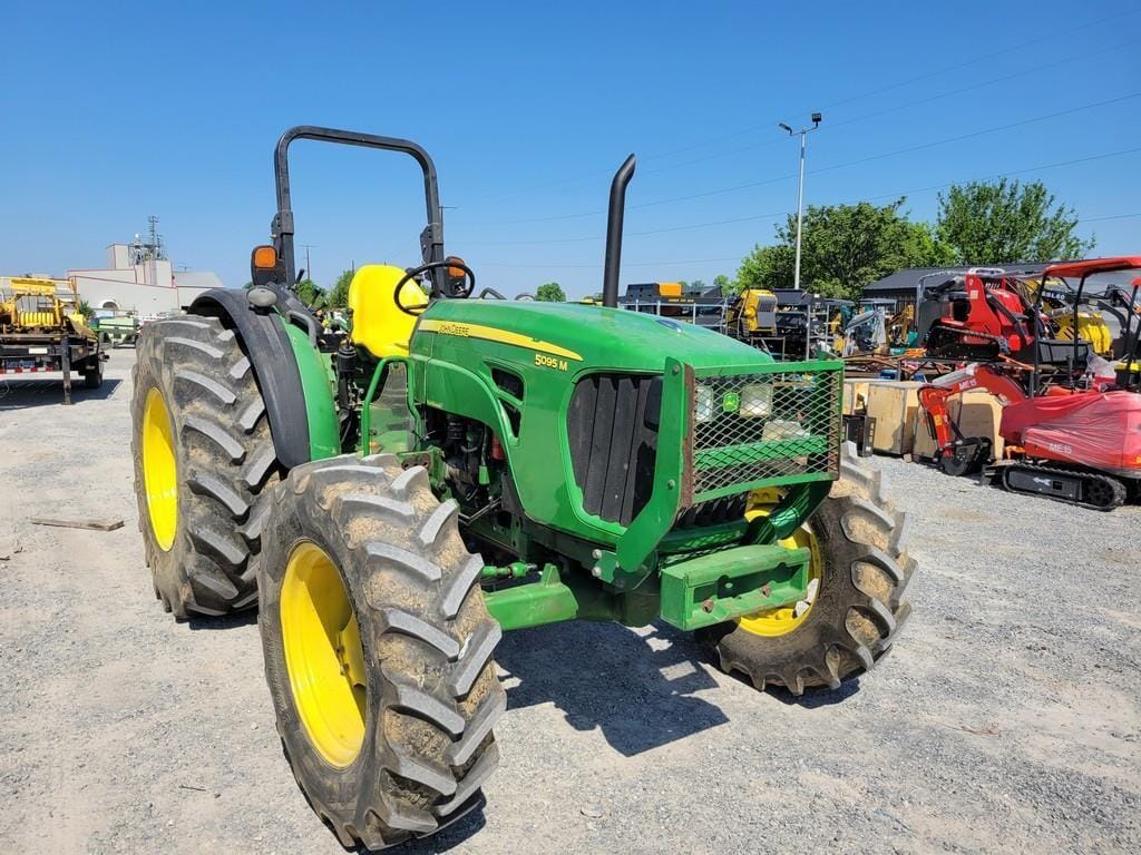 2009 John Deere 5095M Equipment Image0
