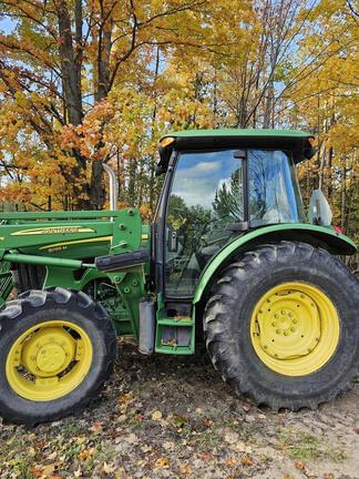 Image of John Deere 5095M Primary image