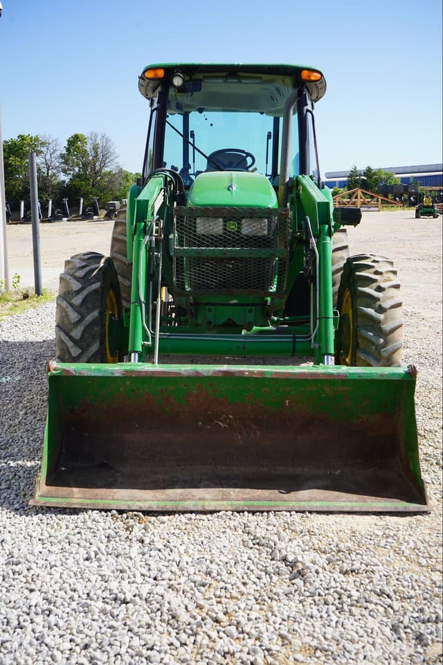 Image of John Deere 5105M equipment image 2