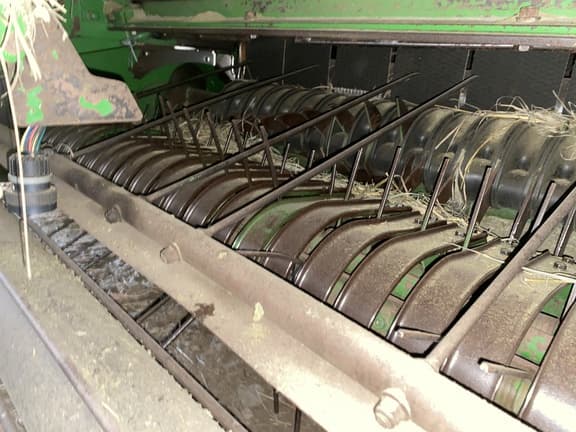 Image of John Deere 568 equipment image 4