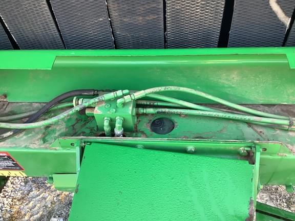 Image of John Deere 568 equipment image 3