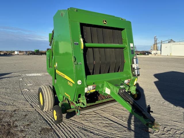 Image of John Deere 568 equipment image 4