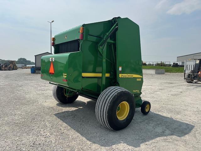 Image of John Deere 568 equipment image 4