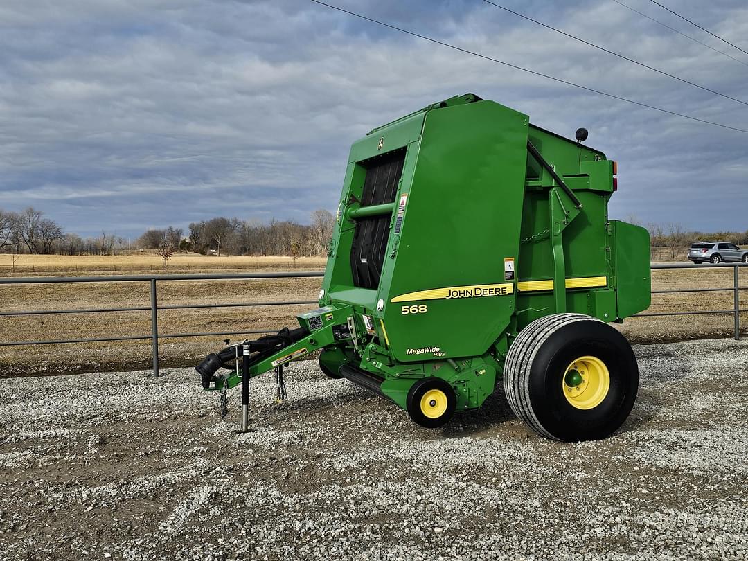 Image of John Deere 568 Primary image