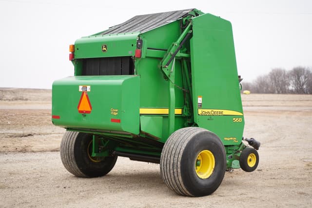 Image of John Deere 568 equipment image 4