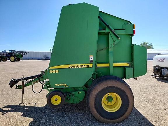Image of John Deere 568 equipment image 1