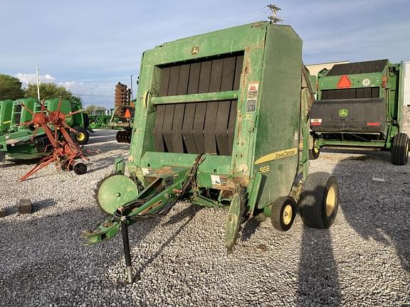 Image of John Deere 568 equipment image 2